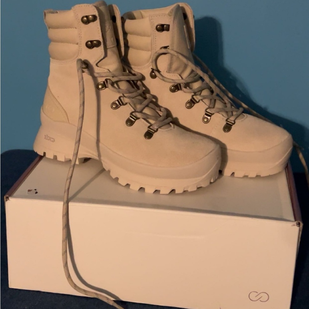 Women's Cream Lace-Up Boots